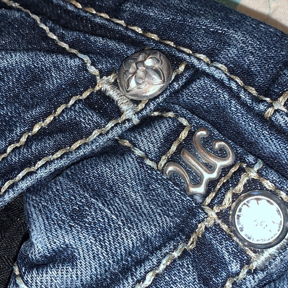 Miss Me jeans, size 29. - Picture 8 of 9